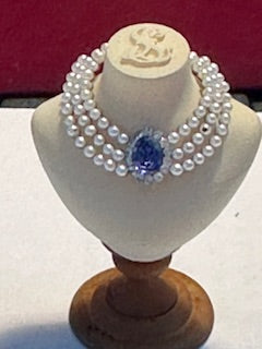 Necklace jewelry by Sun Lemmons
