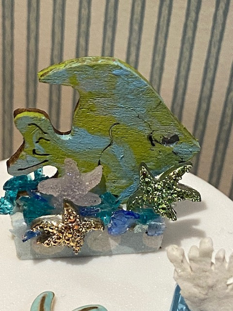 Fish display accessory