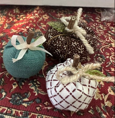 Set of 3 pumpkins