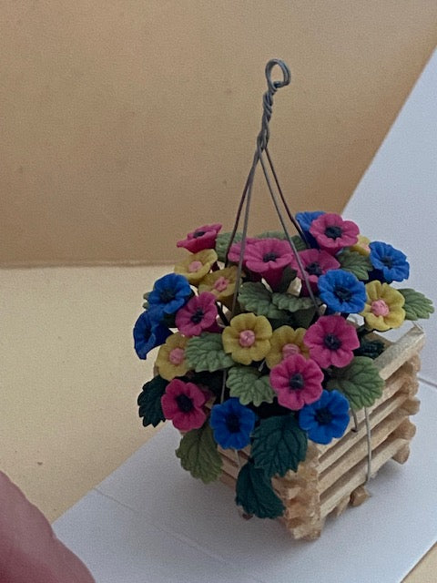 Hanging Plant – Your Dollhouse Miniature Headquarters