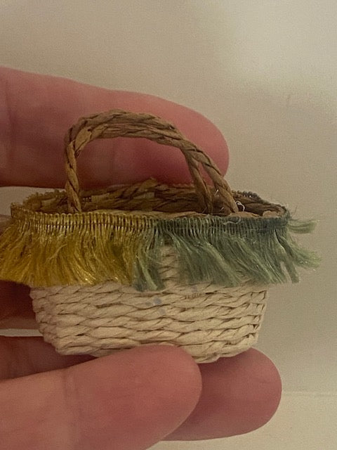 Basket with fringe