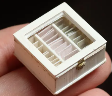 Tea caddy