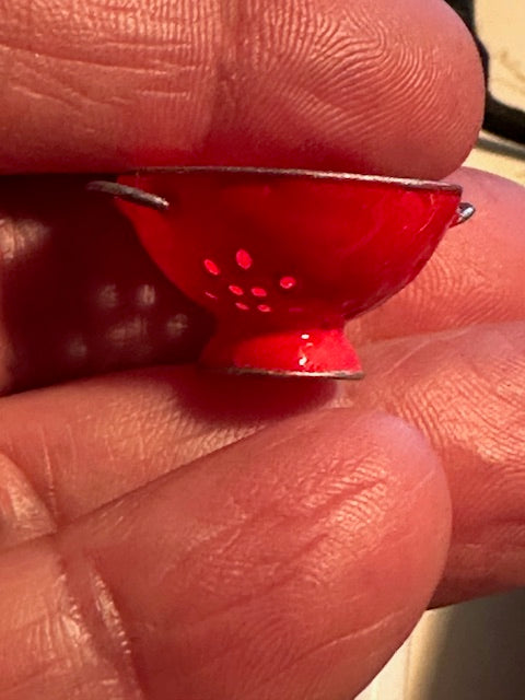 Colander/pasta strainer painted resin