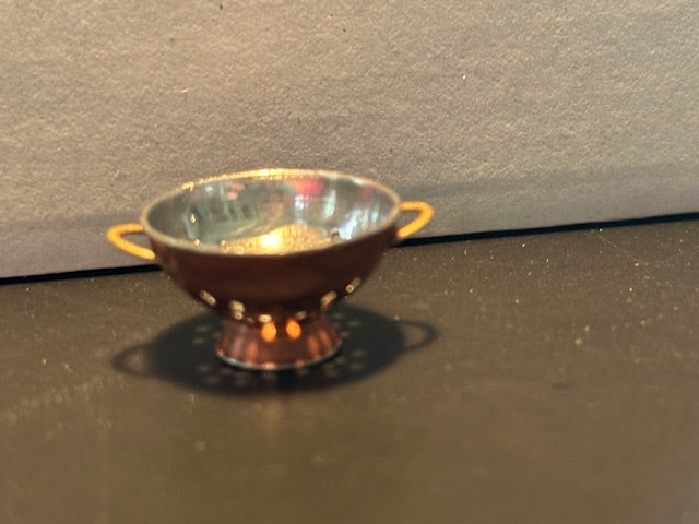 Colander/pasta strainer-handpainted resin