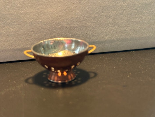 Colander/pasta strainer-handpainted resin