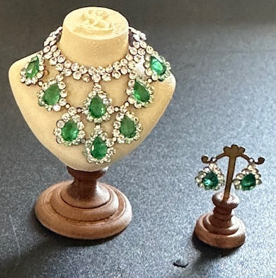 Sun Lemmens necklace and earring set