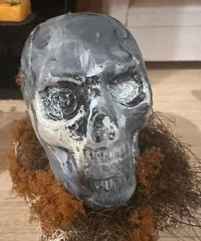 Outdoor skeleton head display
