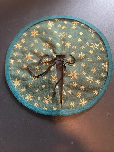 Gold Christmas decor