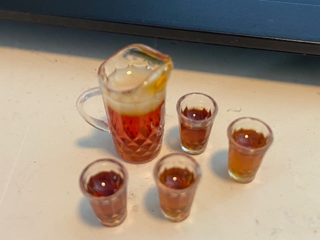 Pitcher of beer and 4 glasses – Your Dollhouse Miniature Headquarters