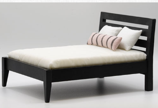 Bed with 3 pillows