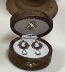 Sun Lemmens earrings in box