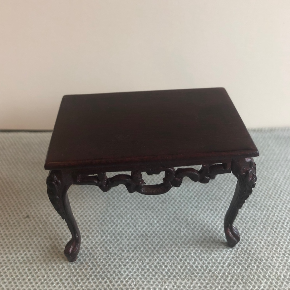 Assorted Bespaq end tables