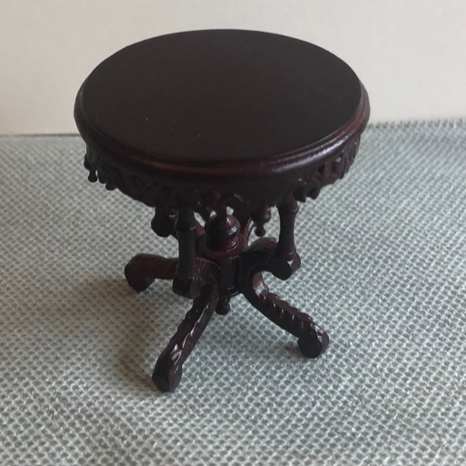 Assorted Bespaq end tables