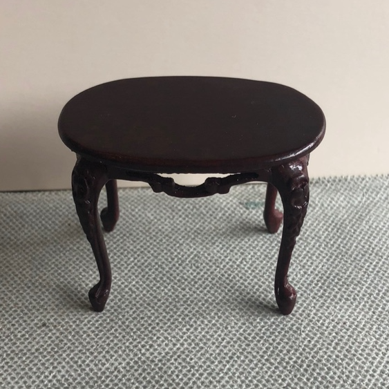 Assorted Bespaq end tables