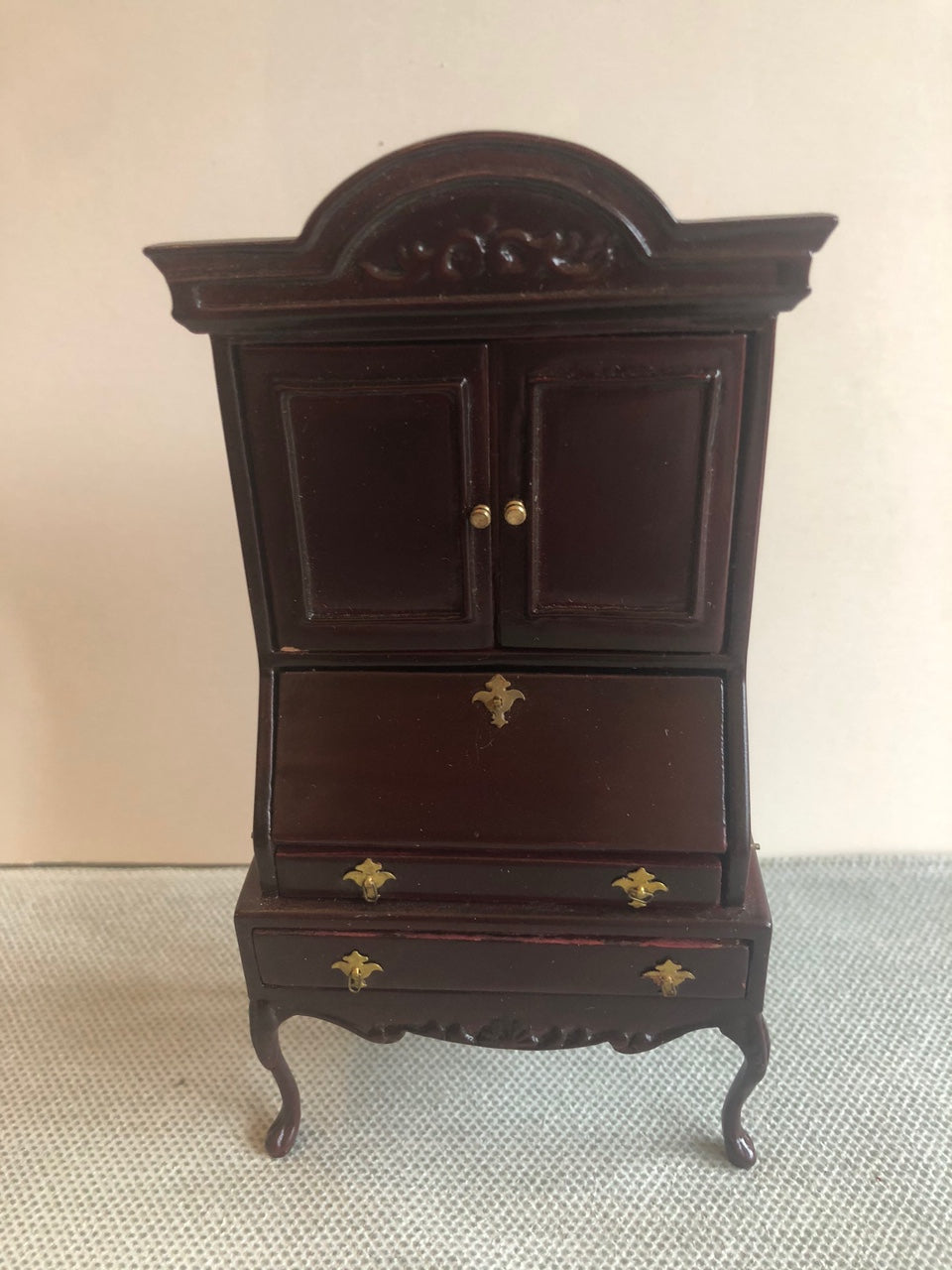 Assorted Bespaq Desks Your Dollhouse Miniature Headquarters