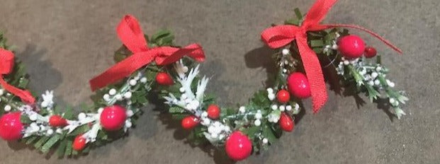 Holiday garland kit