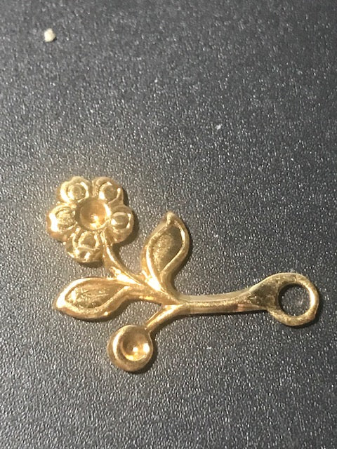 Metal finding-flower sold in pack of 4